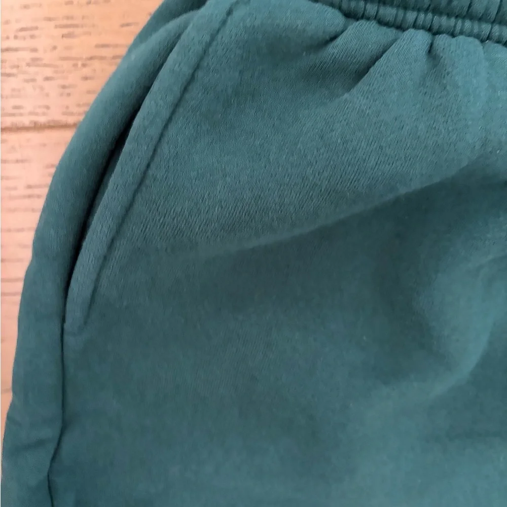 Edikted Green Hoodie and Shorts Set - Picture 4 of 7